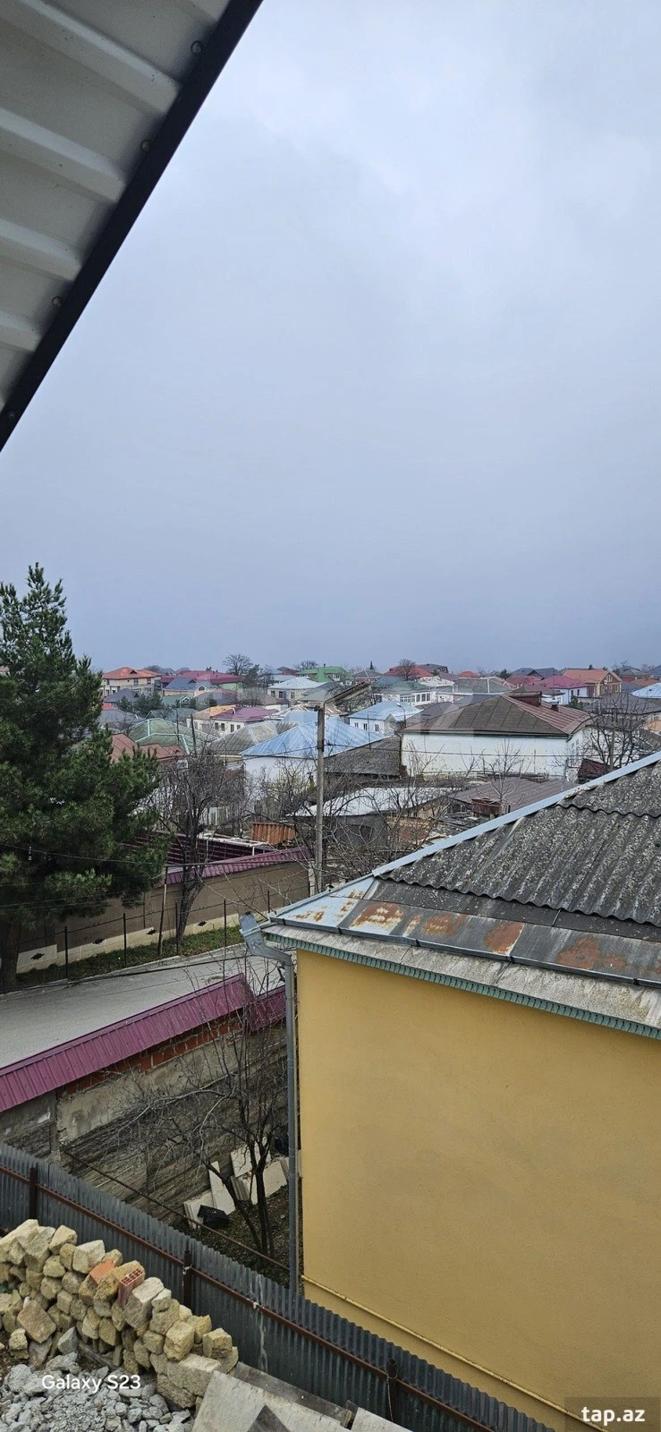 Satılır 5 otaqlı həyət evi 300 m²