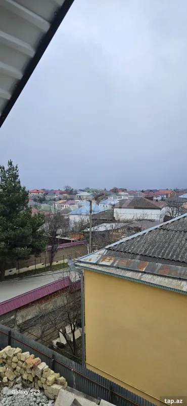 Satılır 5 otaqlı həyət evi 300 m²