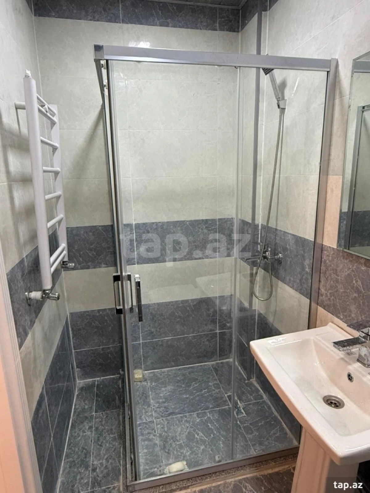 Kirayə verilir 2 otaqlı yeni tikili 92 m²