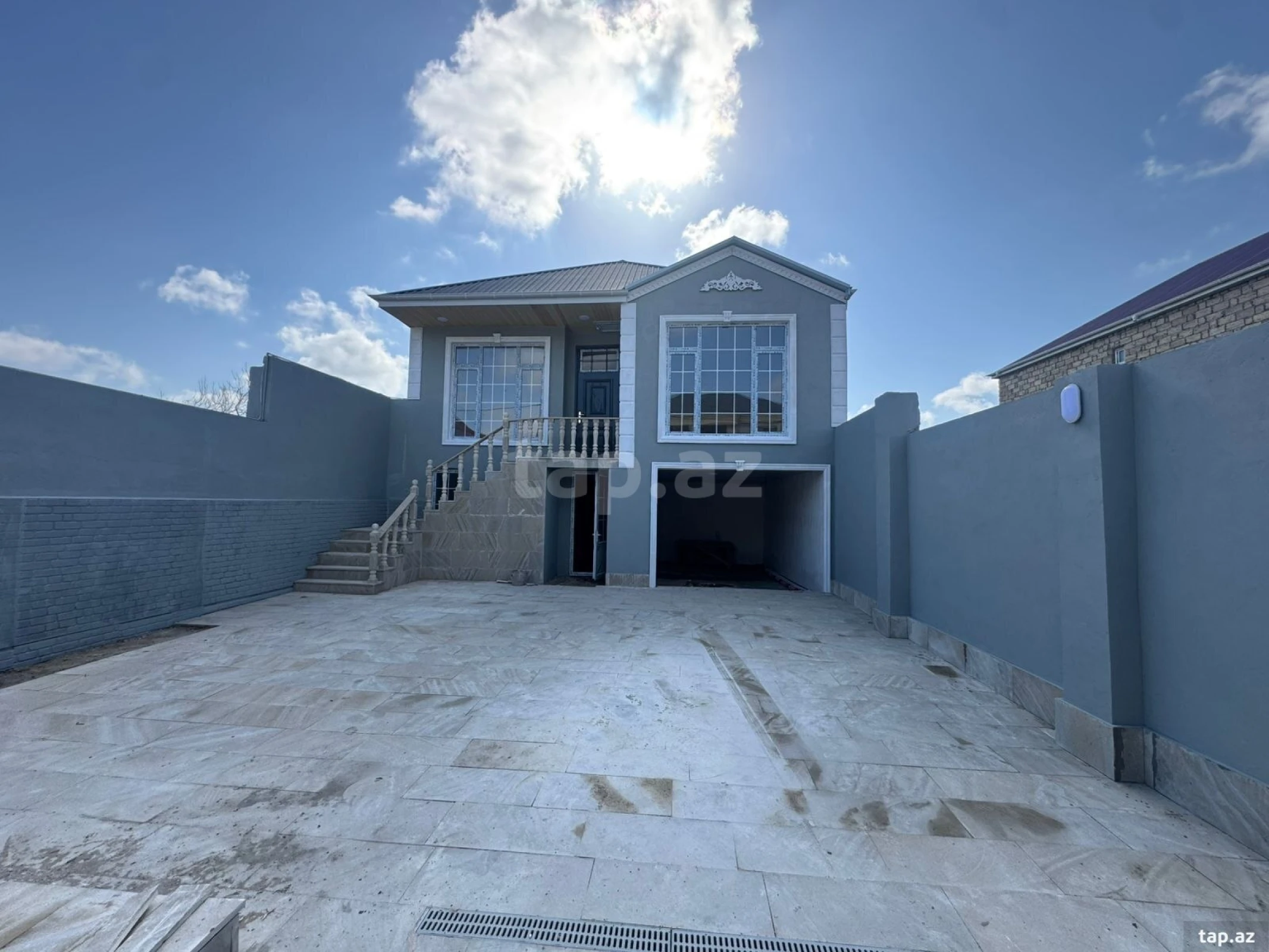 Satılır 4 otaqlı həyət evi