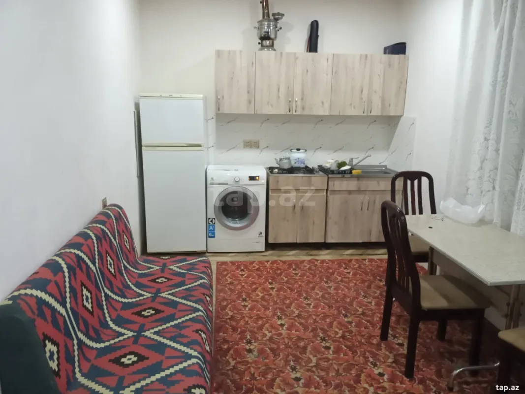 Kirayə verilir 4 otaqlı həyət evi