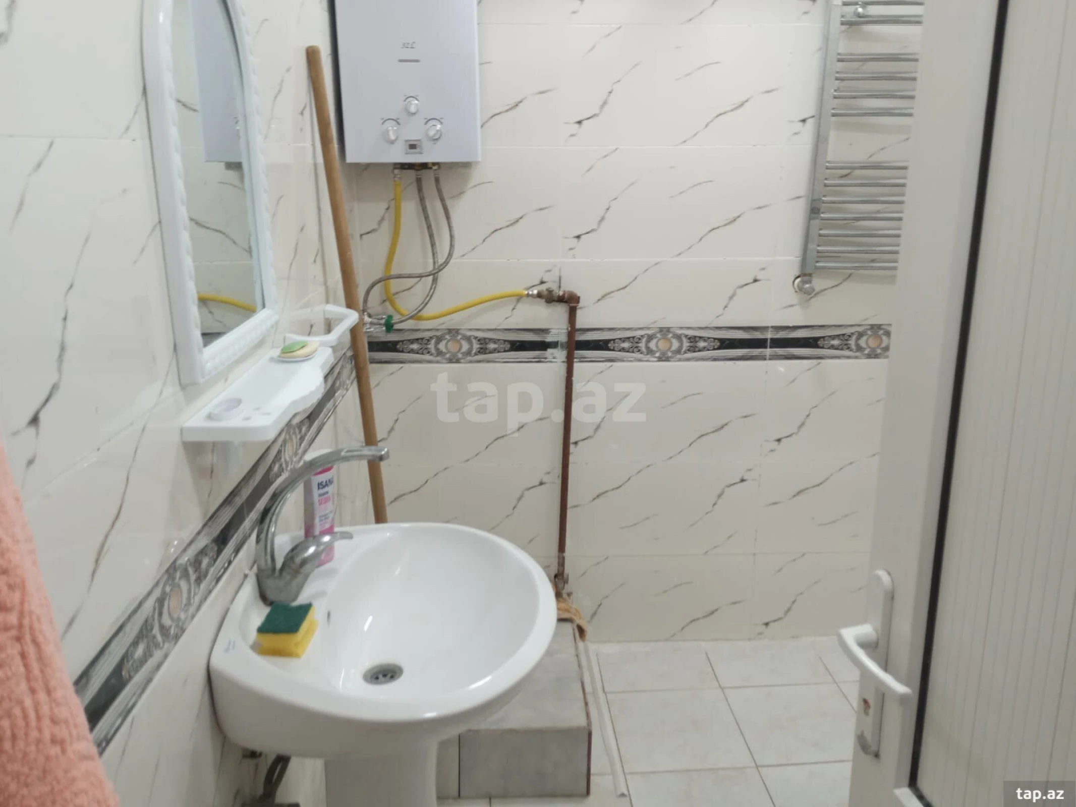 Kirayə verilir 4 otaqlı həyət evi