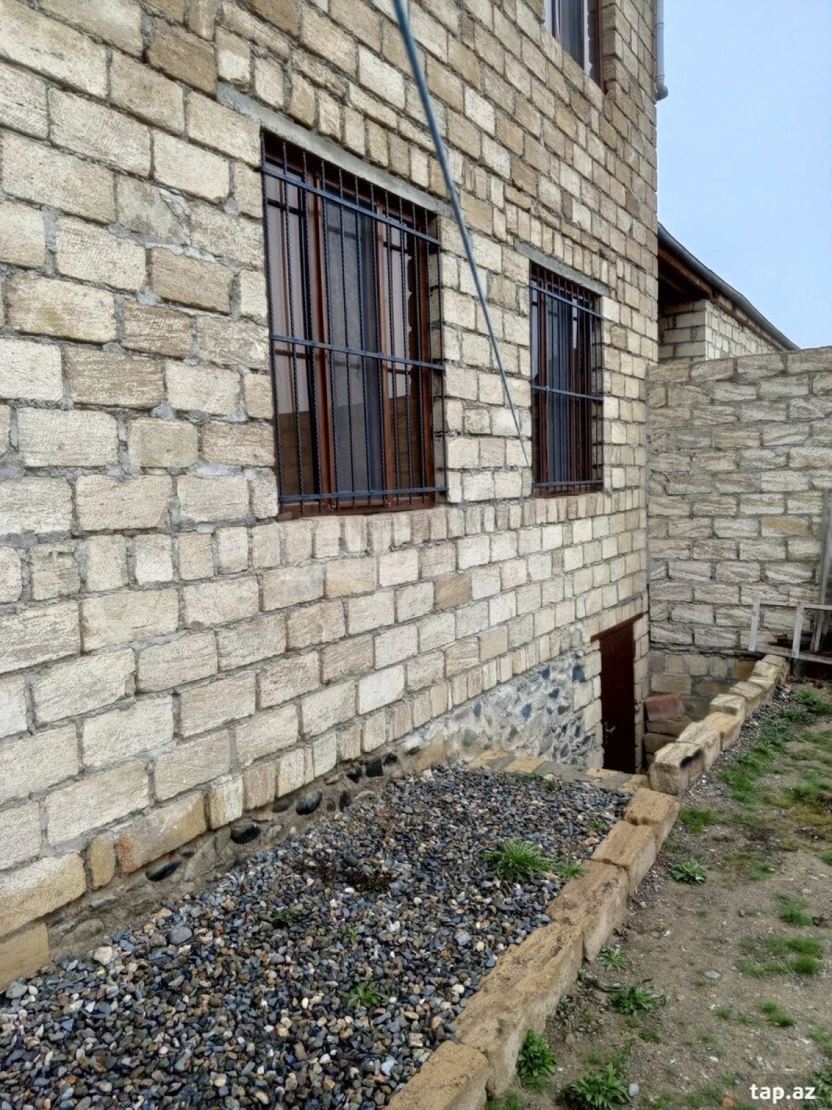 Satılır 4 otaqlı həyət evi