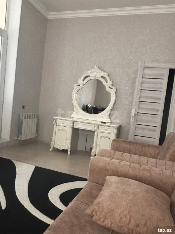 Kirayə verilir 3 otaqlı yeni tikili 85 m²