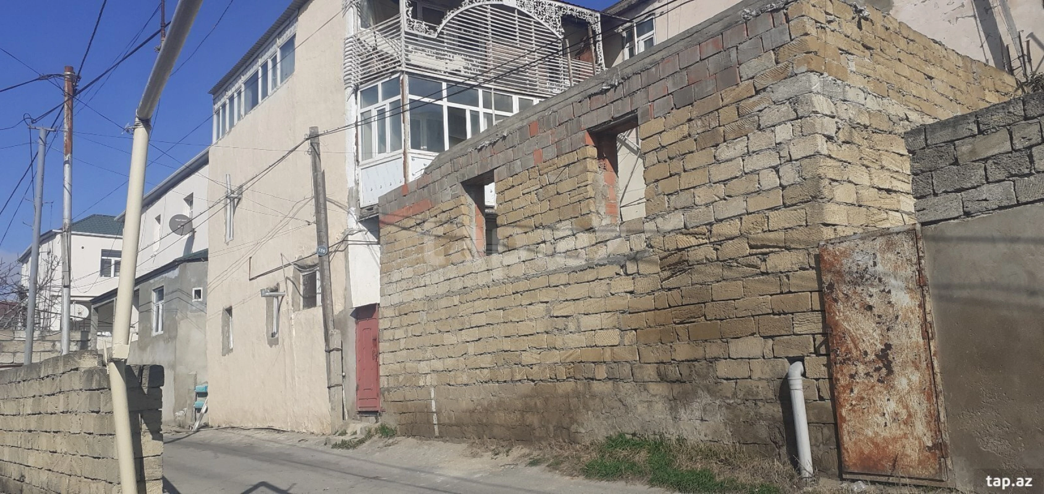 Satılır 2 otaqlı həyət evi