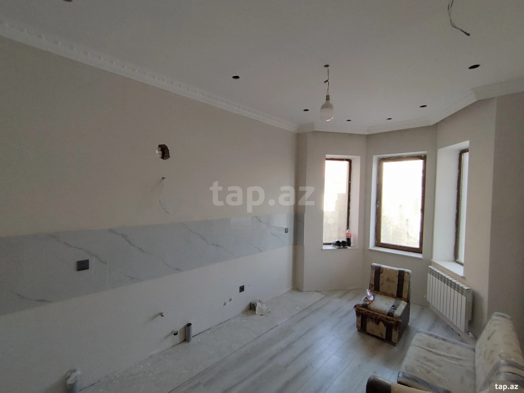 Satılır 6 otaqlı həyət evi