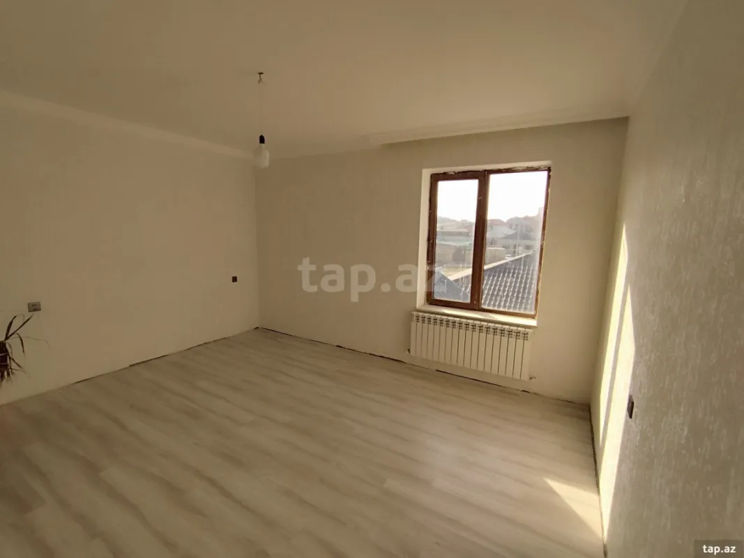 Satılır 6 otaqlı həyət evi