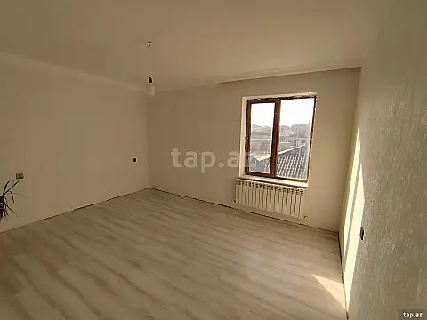 Satılır 6 otaqlı həyət evi