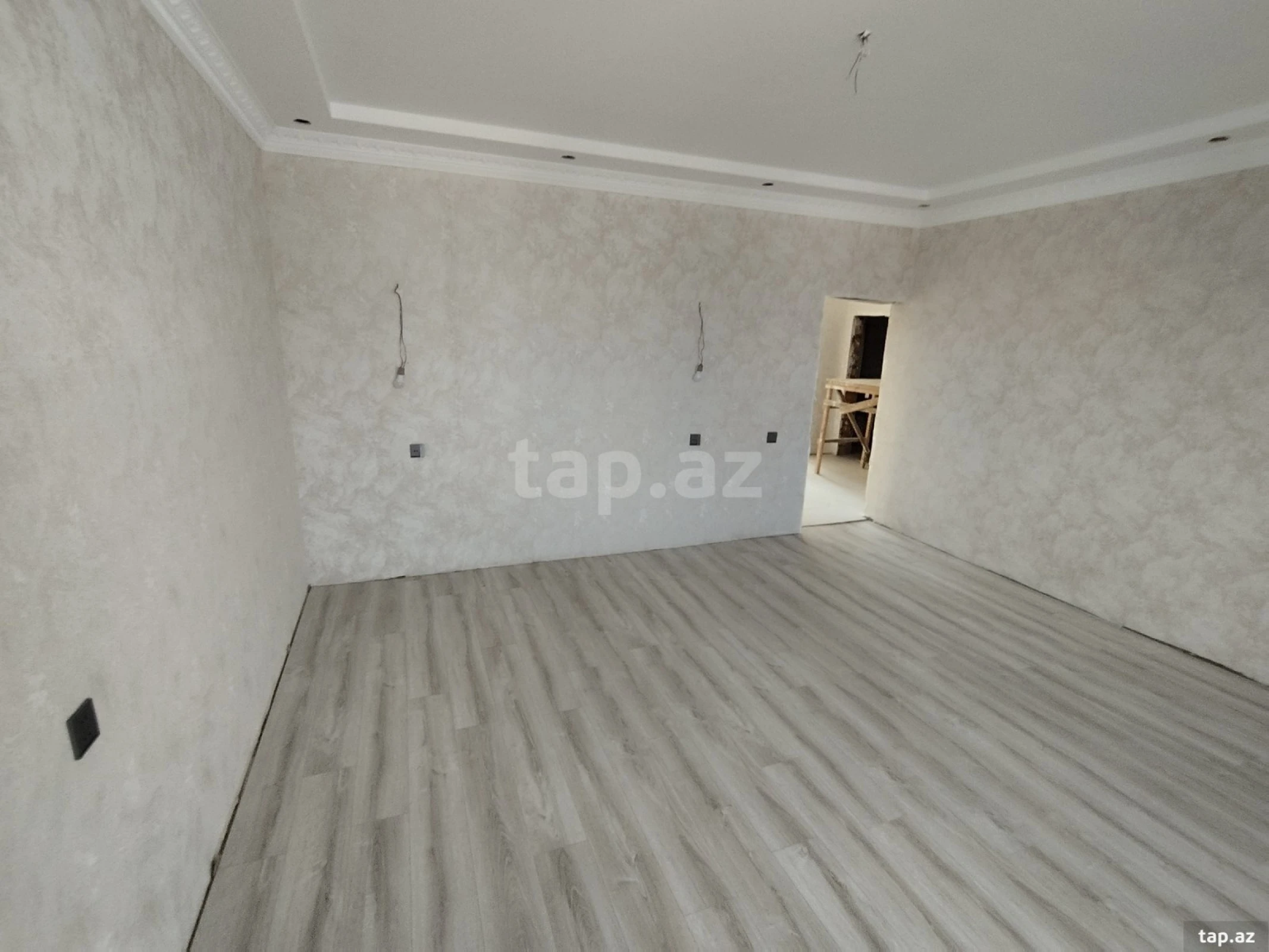 Satılır 6 otaqlı həyət evi