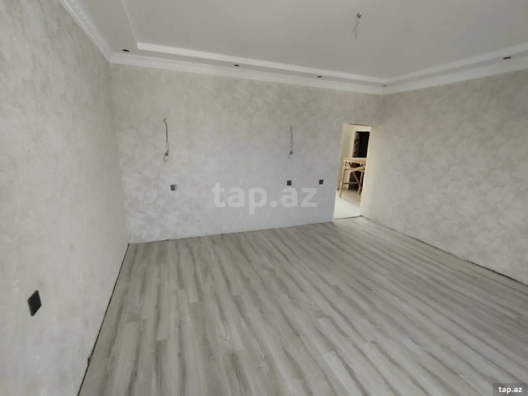 Satılır 6 otaqlı həyət evi