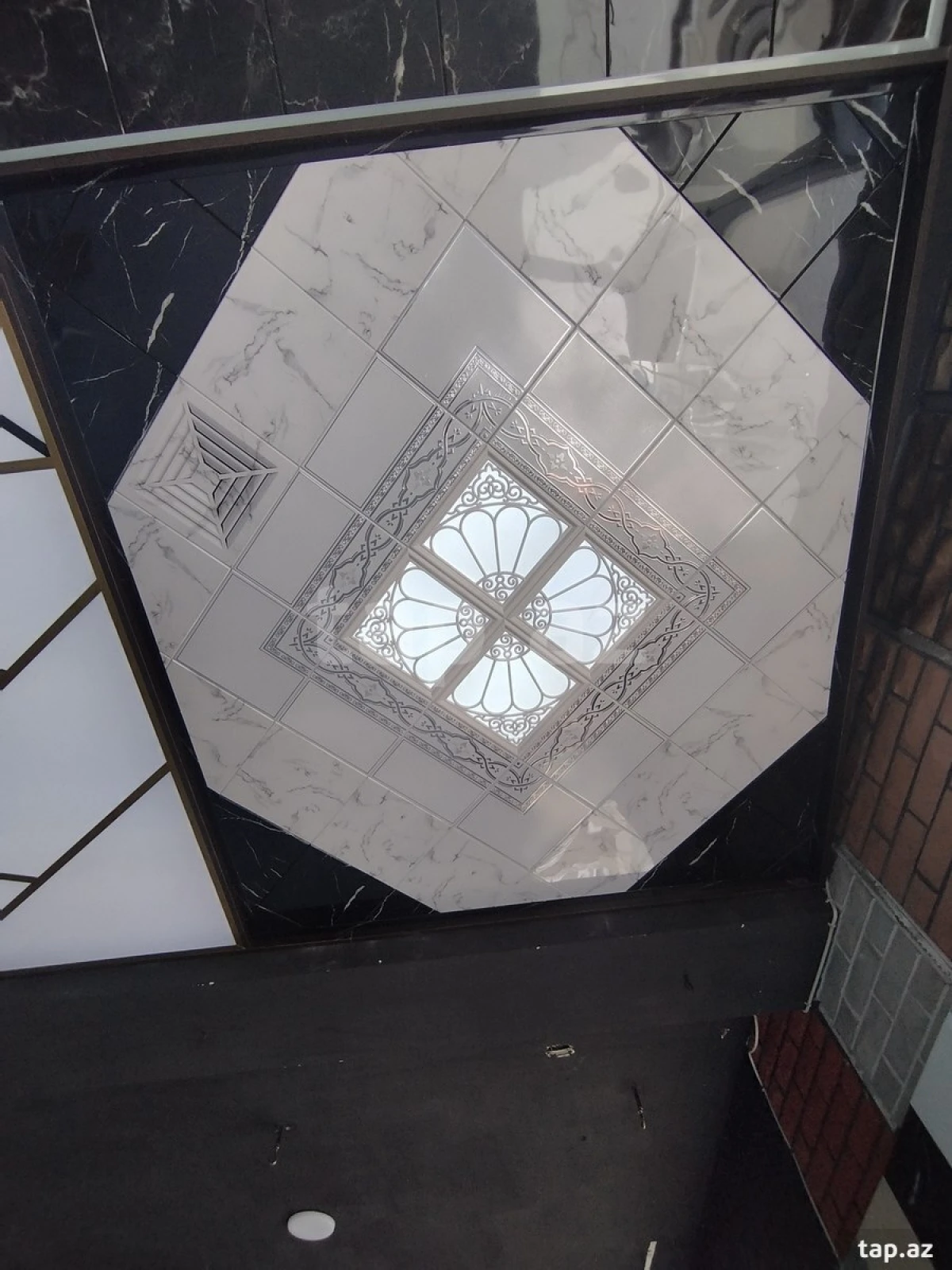 Satılır 6 otaqlı həyət evi