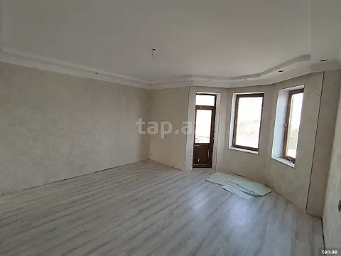 Satılır 6 otaqlı həyət evi