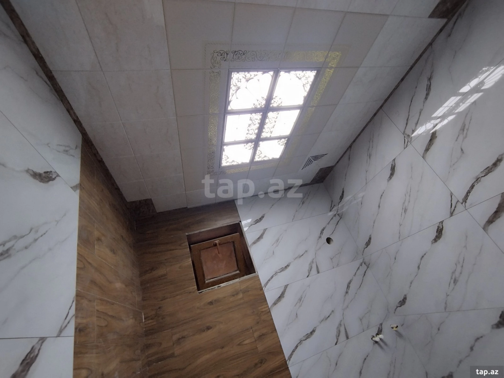 Satılır 6 otaqlı həyət evi