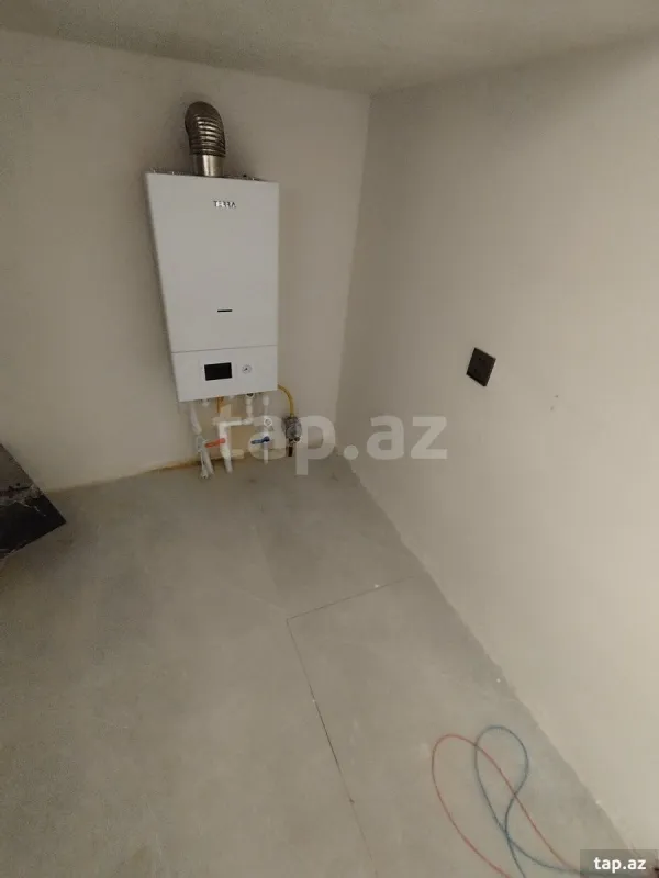 Satılır 6 otaqlı həyət evi