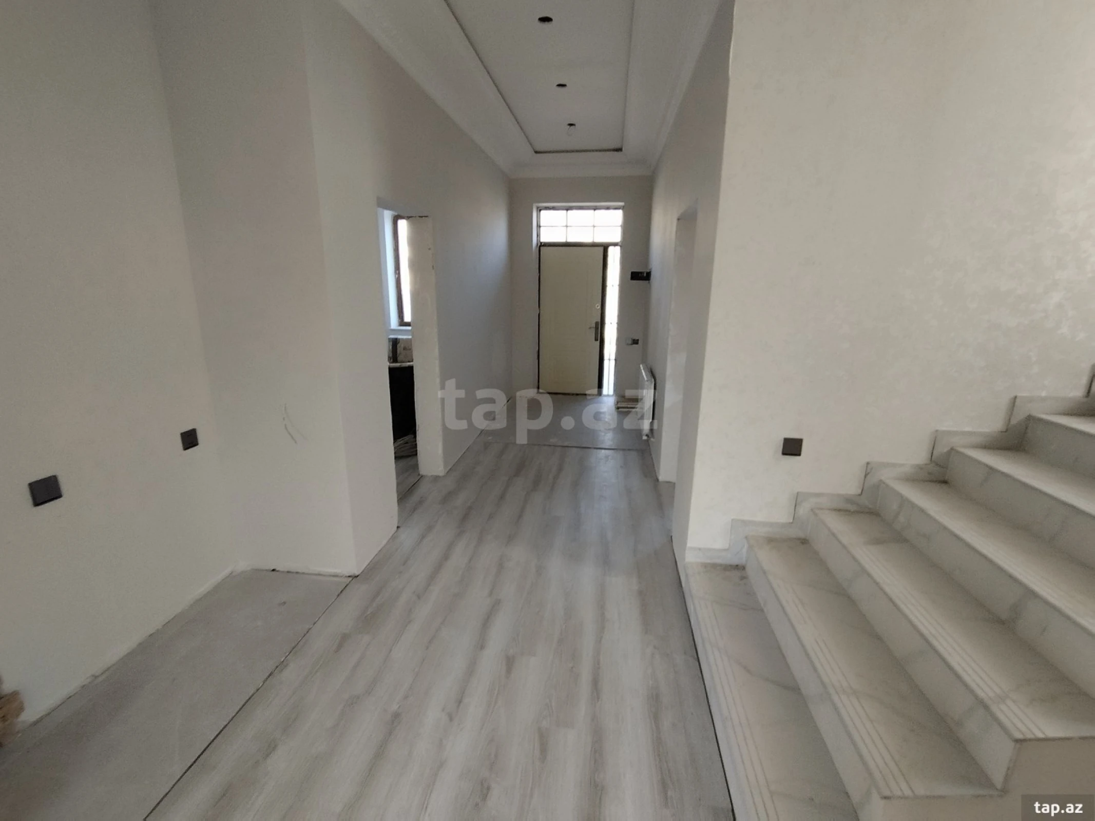 Satılır 6 otaqlı həyət evi