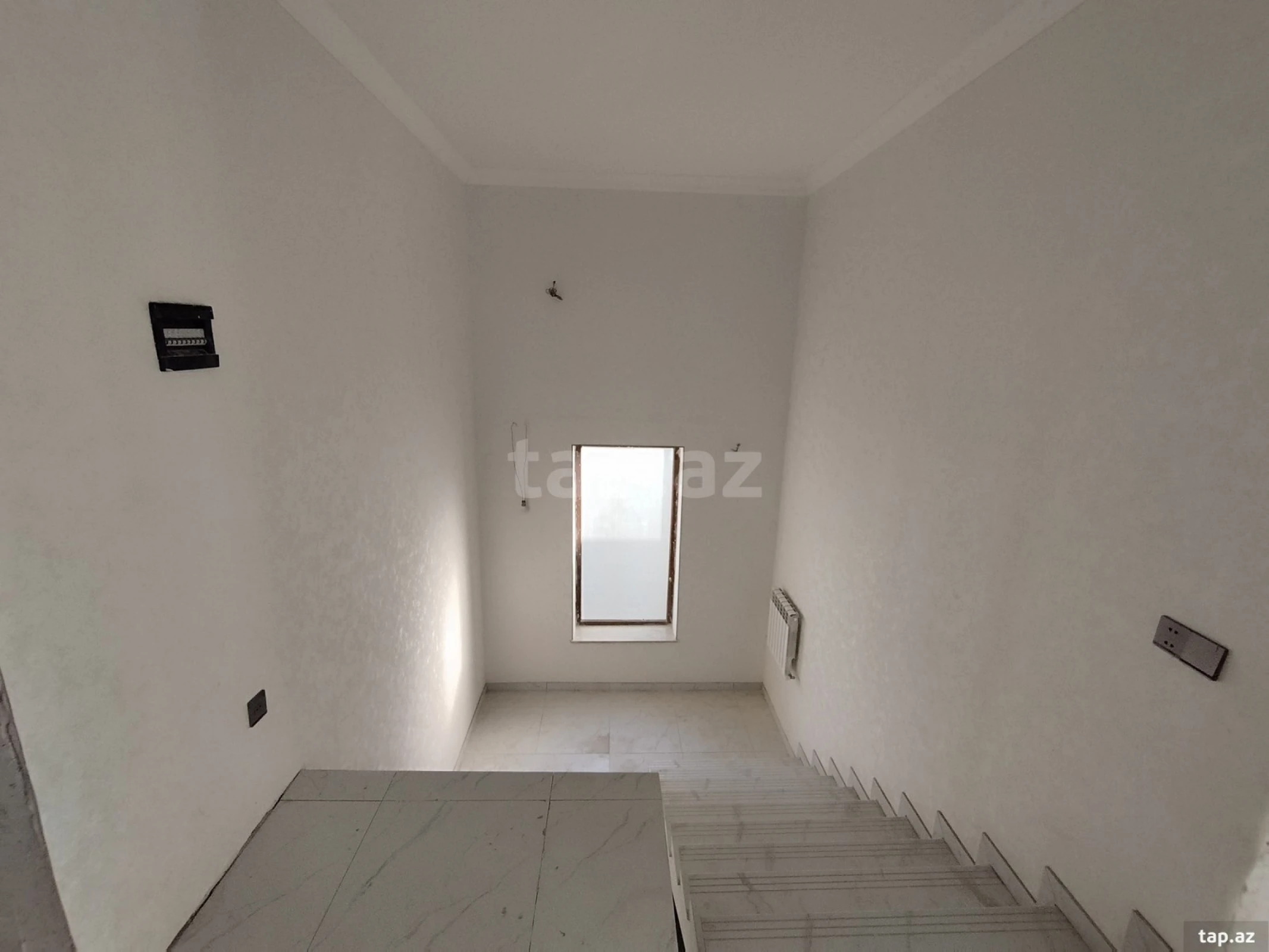 Satılır 6 otaqlı həyət evi