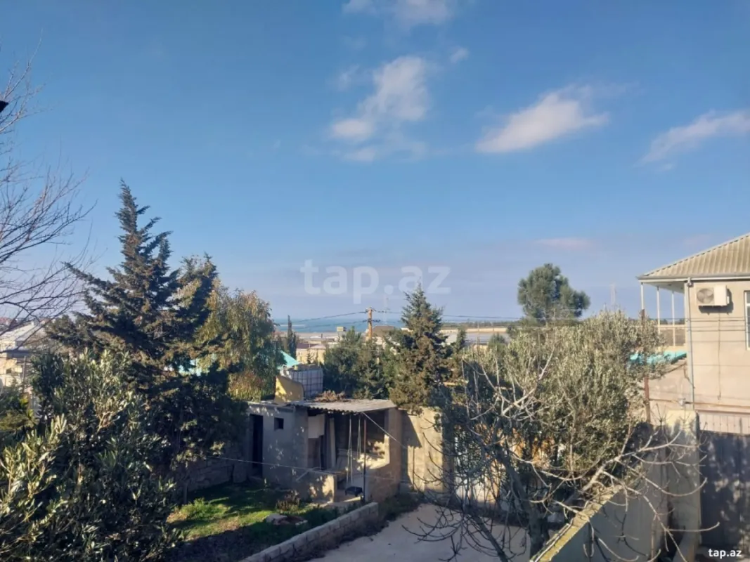 Satılır 3 otaqlı həyət evi