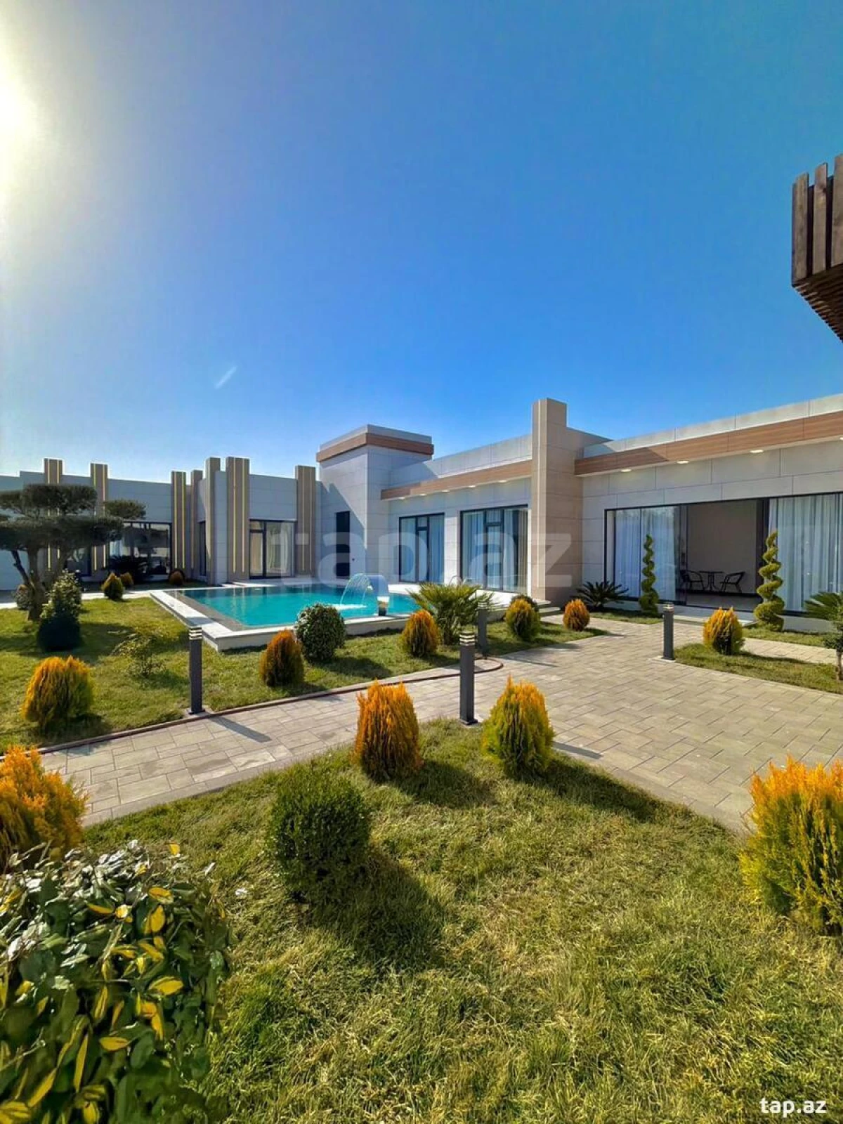 Satılır 5 otaqlı həyət evi