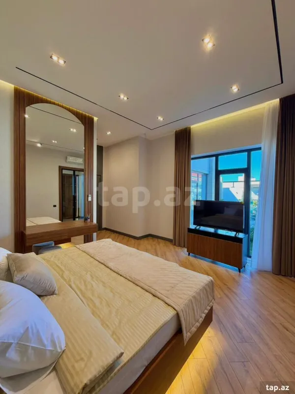 Satılır 5 otaqlı həyət evi