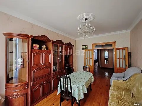 Kirayə verilir 3 otaqlı yeni tikili 100 m²