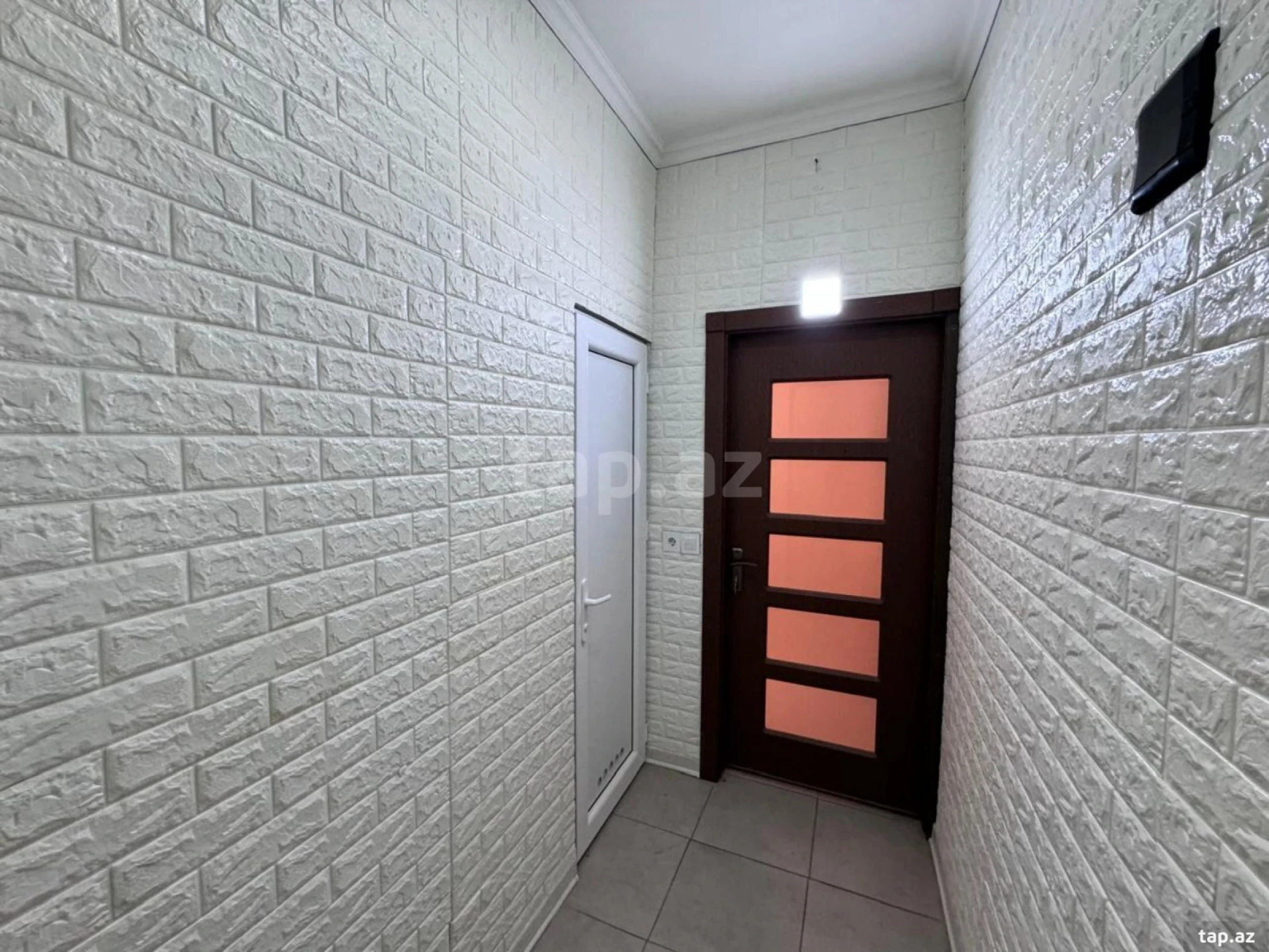 Satılır 2 otaqlı mənzil 55 m²