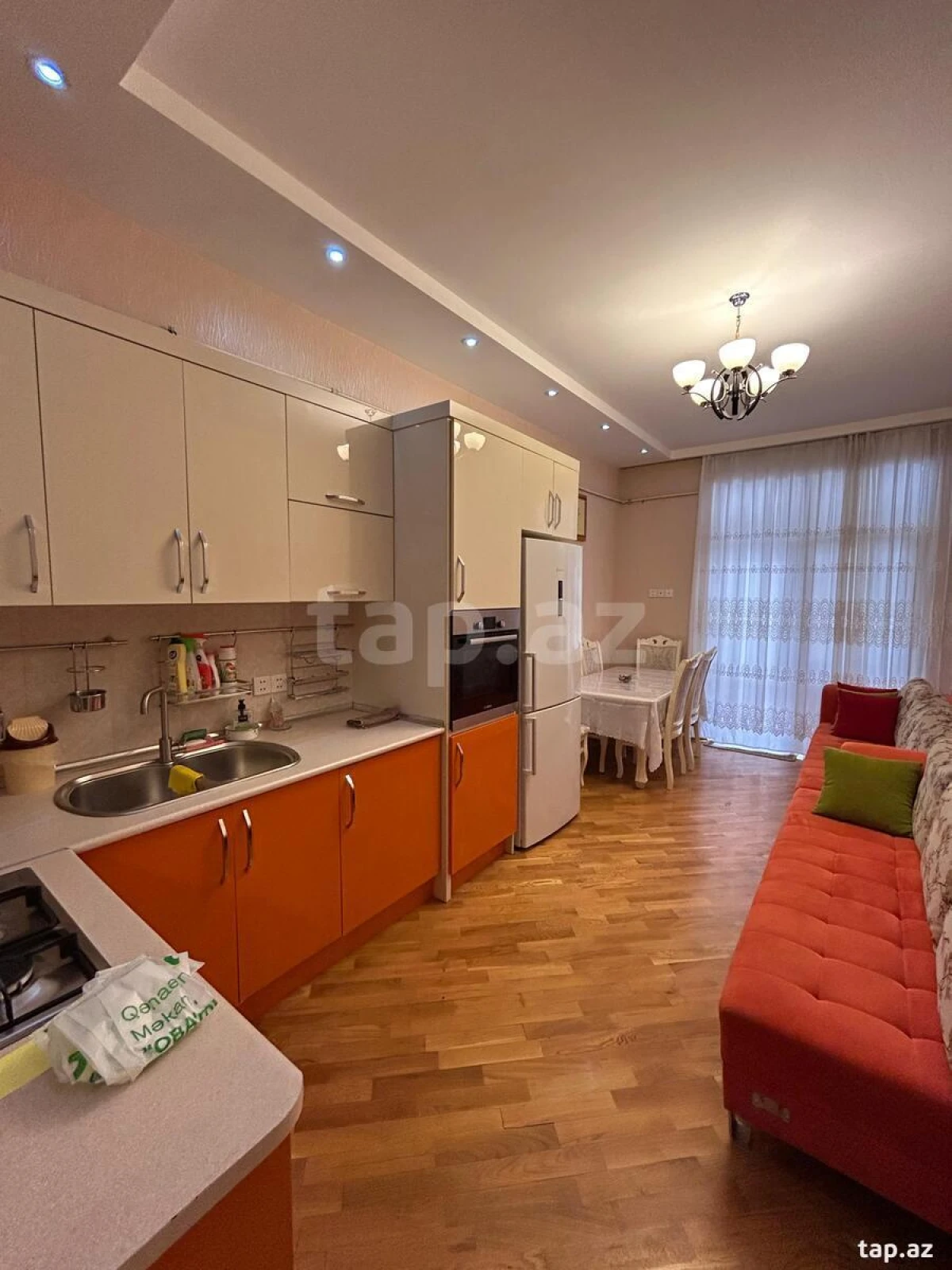 Kirayə verilir 2 otaqlı yeni tikili 120 m²