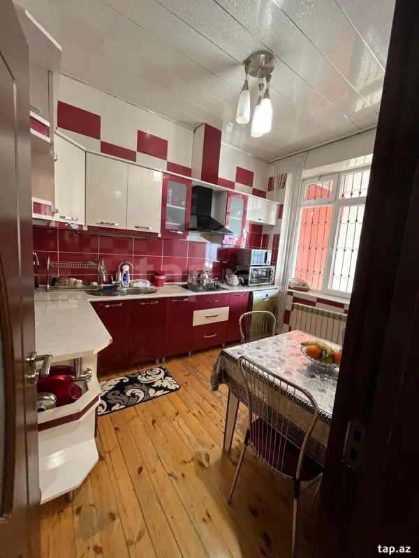 Satılır 4 otaqlı həyət evi