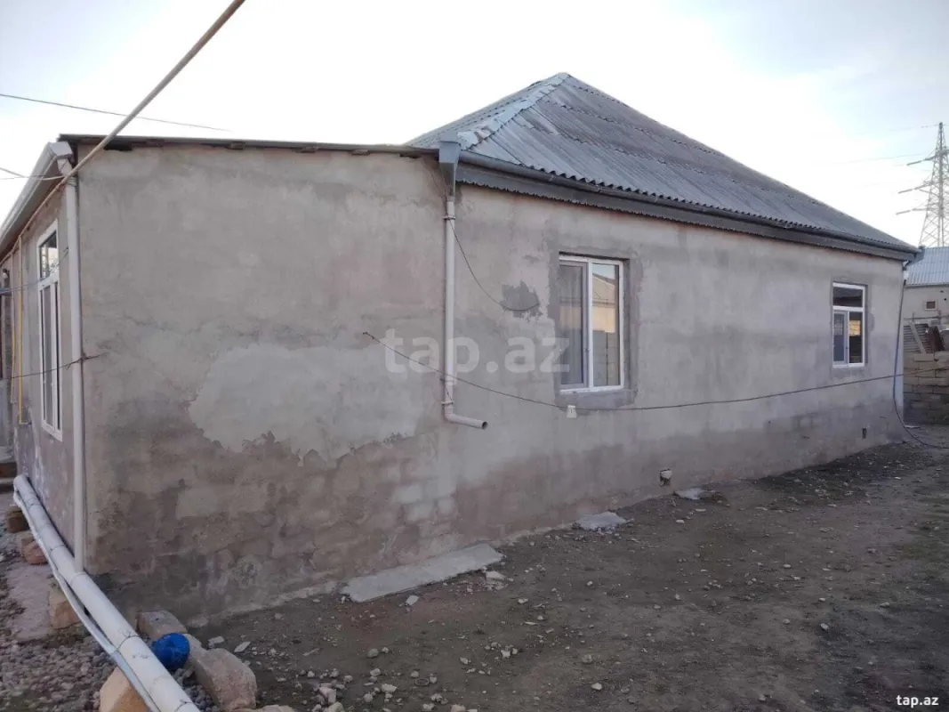 Satılır 4 otaqlı həyət evi
