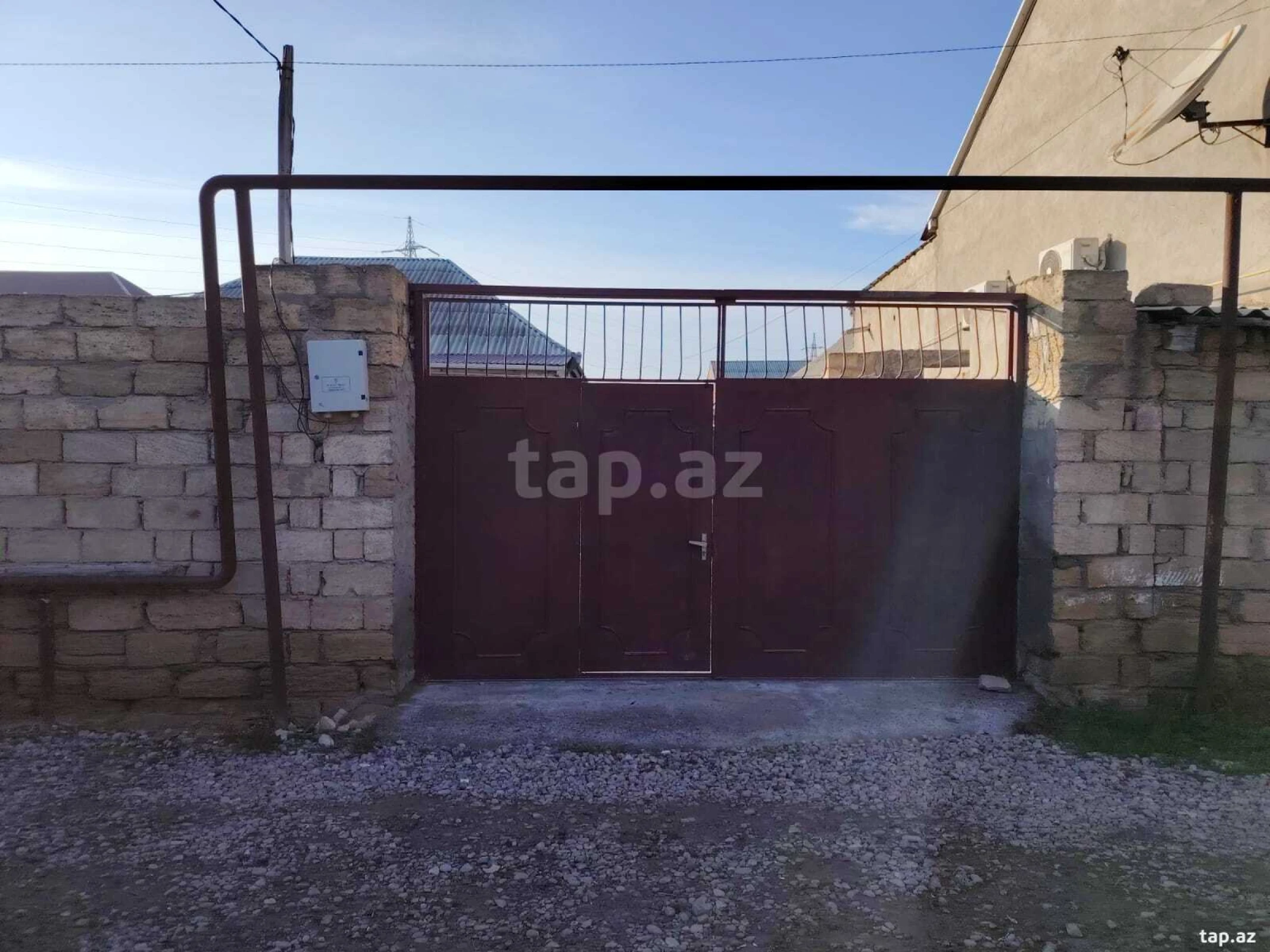 Satılır 4 otaqlı həyət evi