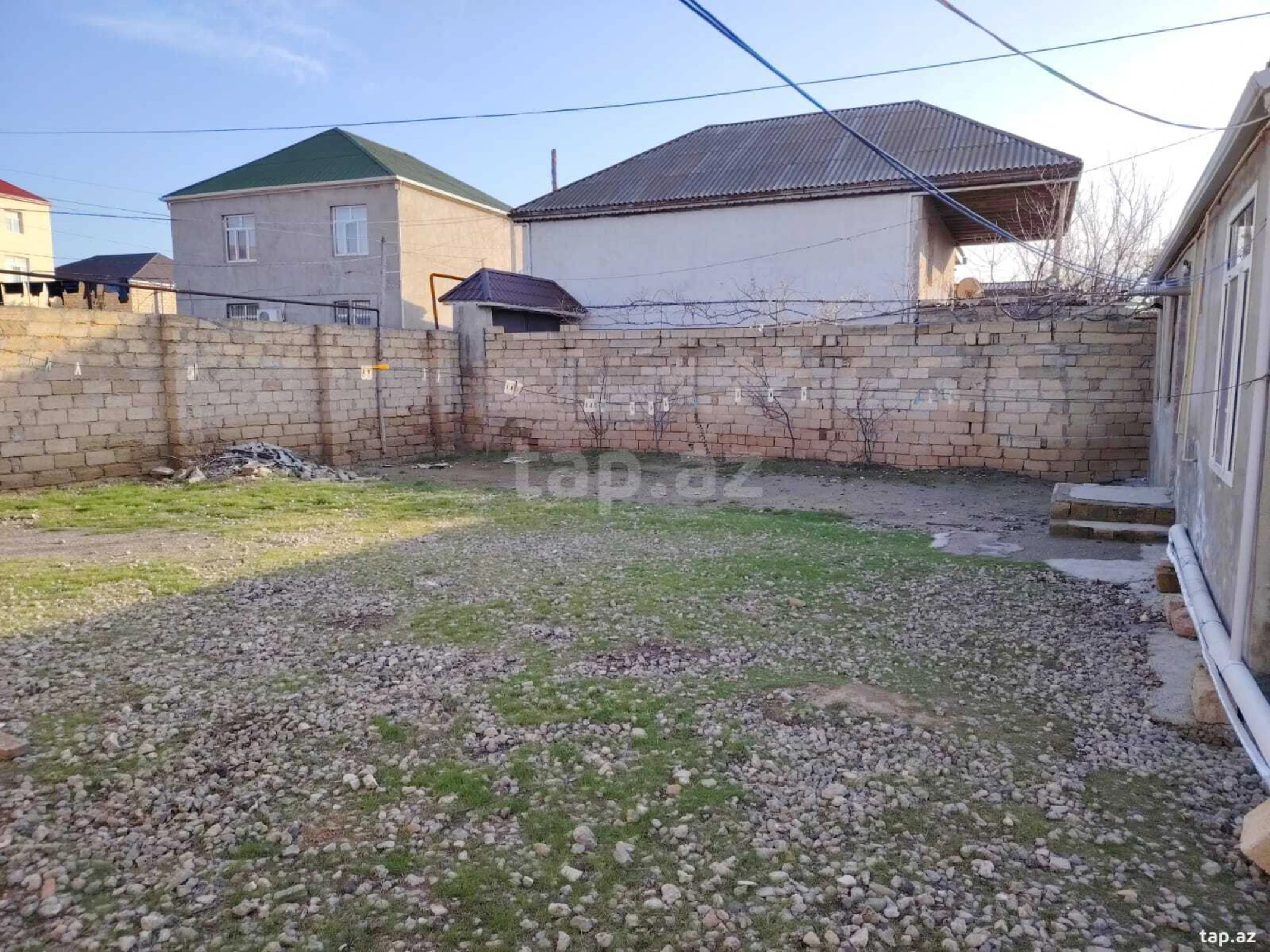 Satılır 4 otaqlı həyət evi