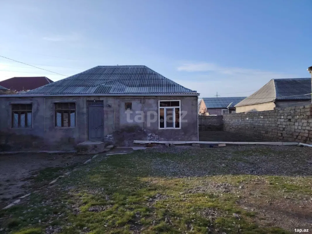 Satılır 4 otaqlı həyət evi