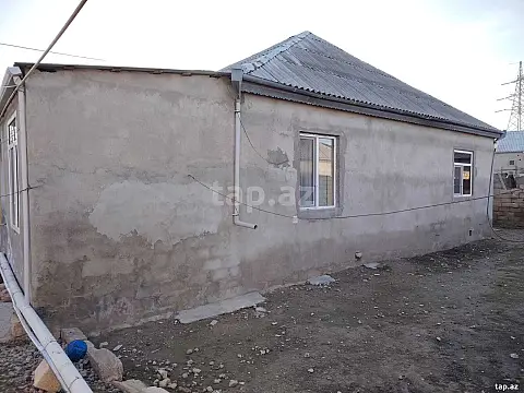 Satılır 4 otaqlı həyət evi