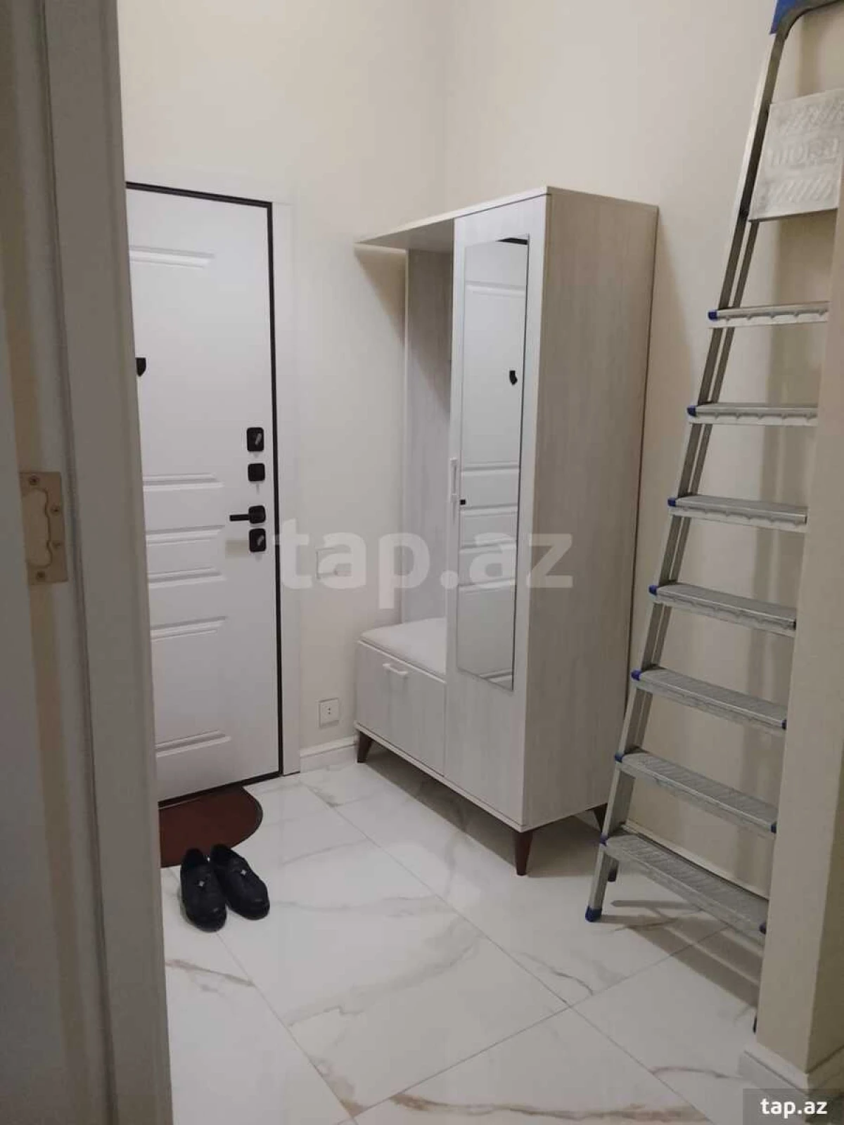 Kirayə verilir 2 otaqlı yeni tikili 85 m²