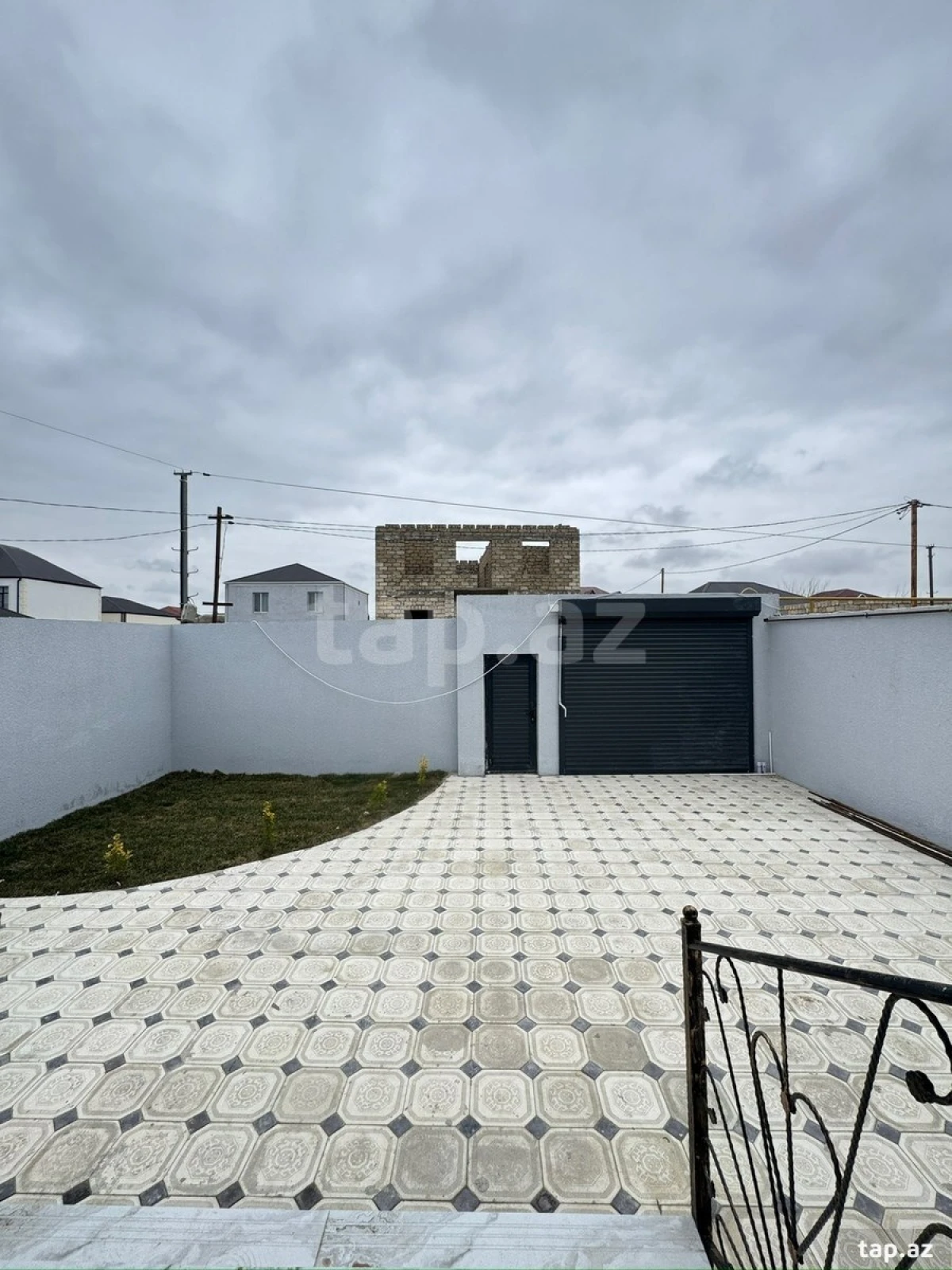 Satılır 3 otaqlı həyət evi