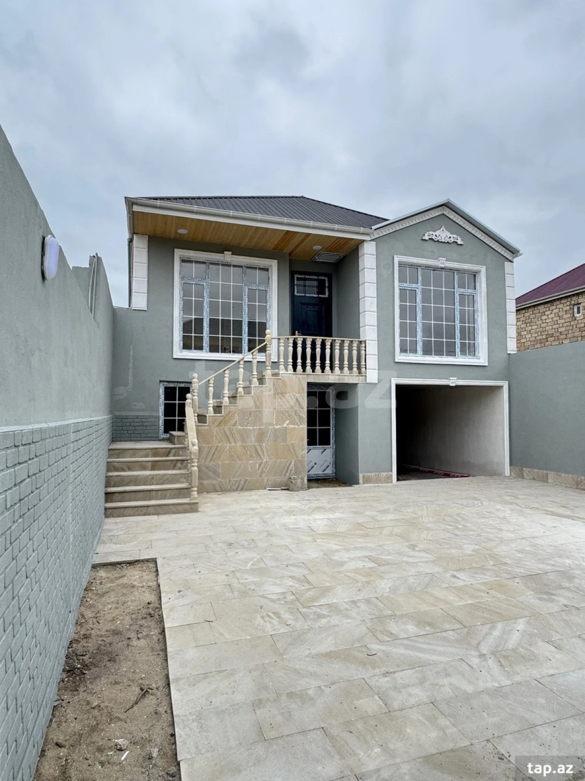 Satılır 4 otaqlı həyət evi