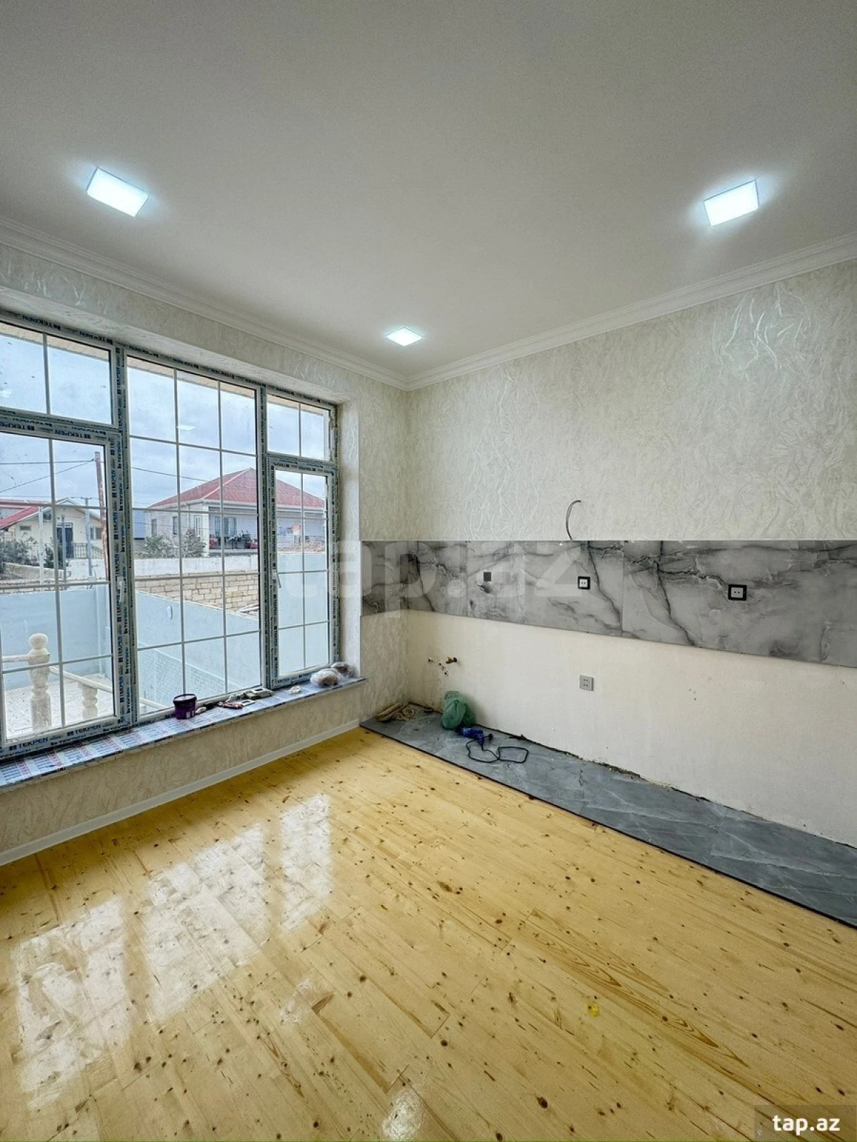 Satılır 4 otaqlı həyət evi