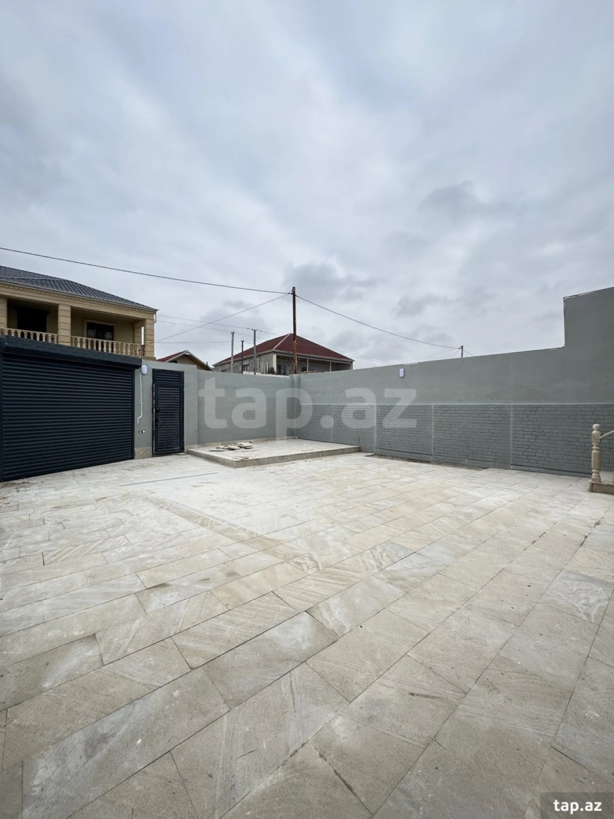 Satılır 4 otaqlı həyət evi