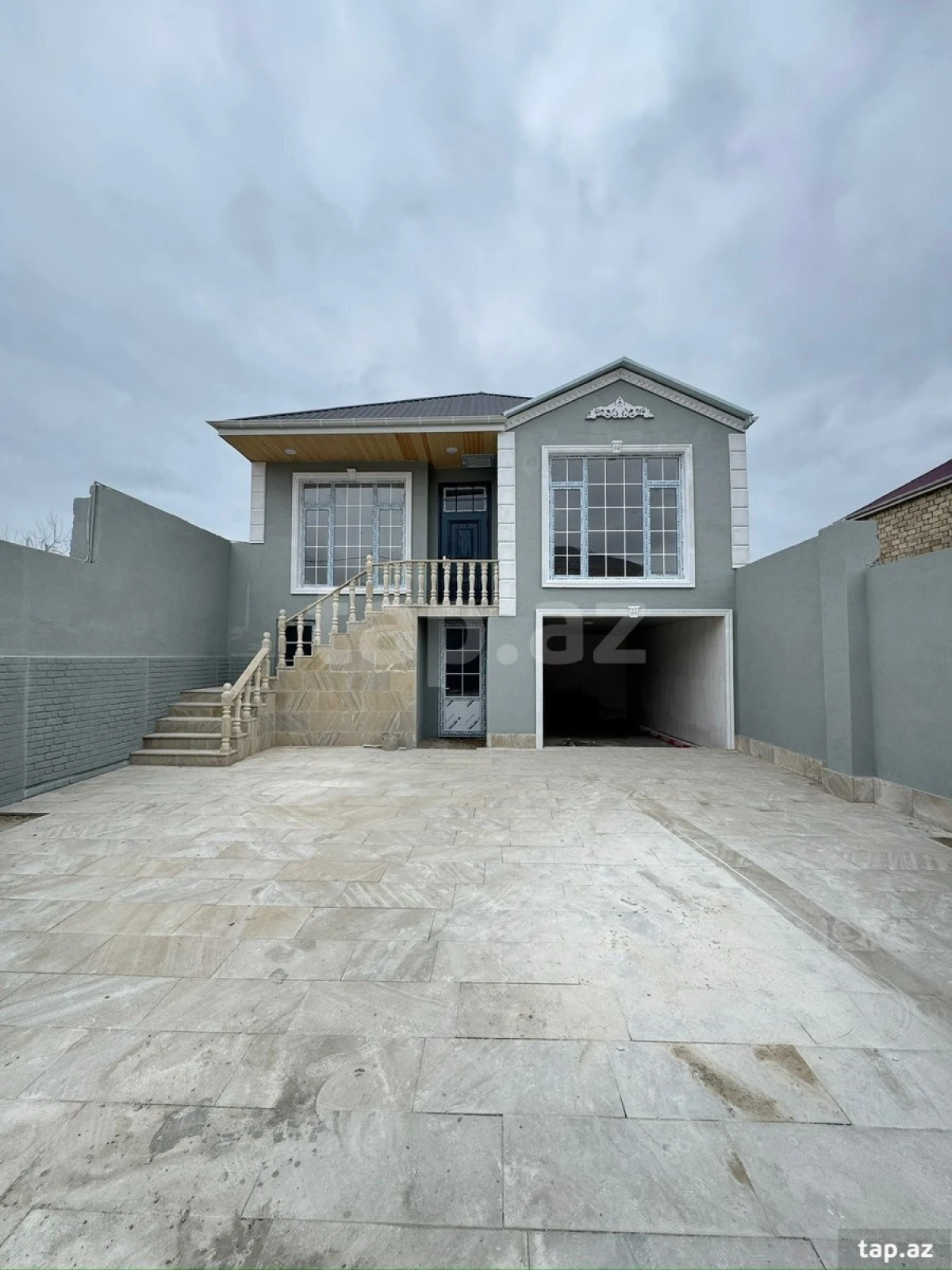 Satılır 4 otaqlı həyət evi