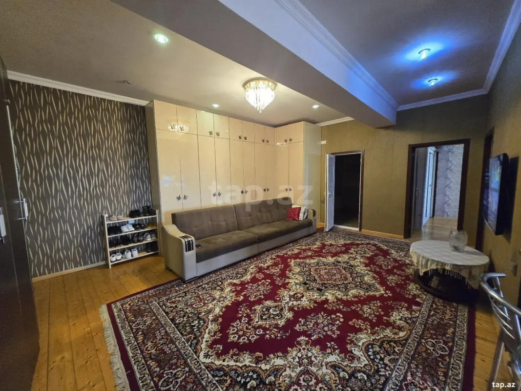 Satılır 3 otaqlı yeni tikili 115 m²