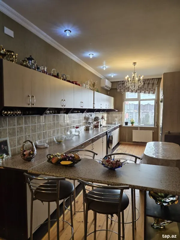 Satılır 3 otaqlı yeni tikili 115 m²