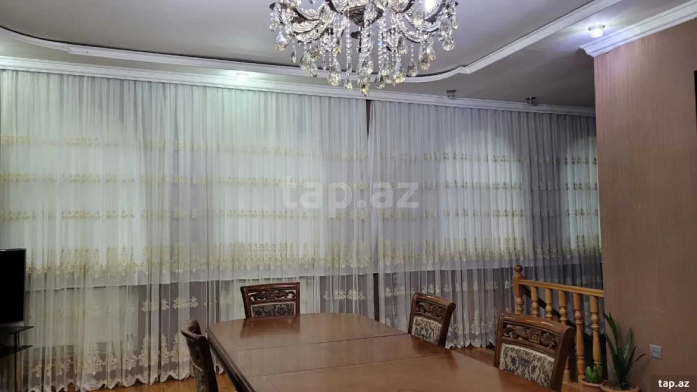 Satılır 7 otaqlı həyət evi