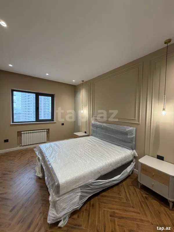 Kirayə verilir 4 otaqlı yeni tikili 200 m²