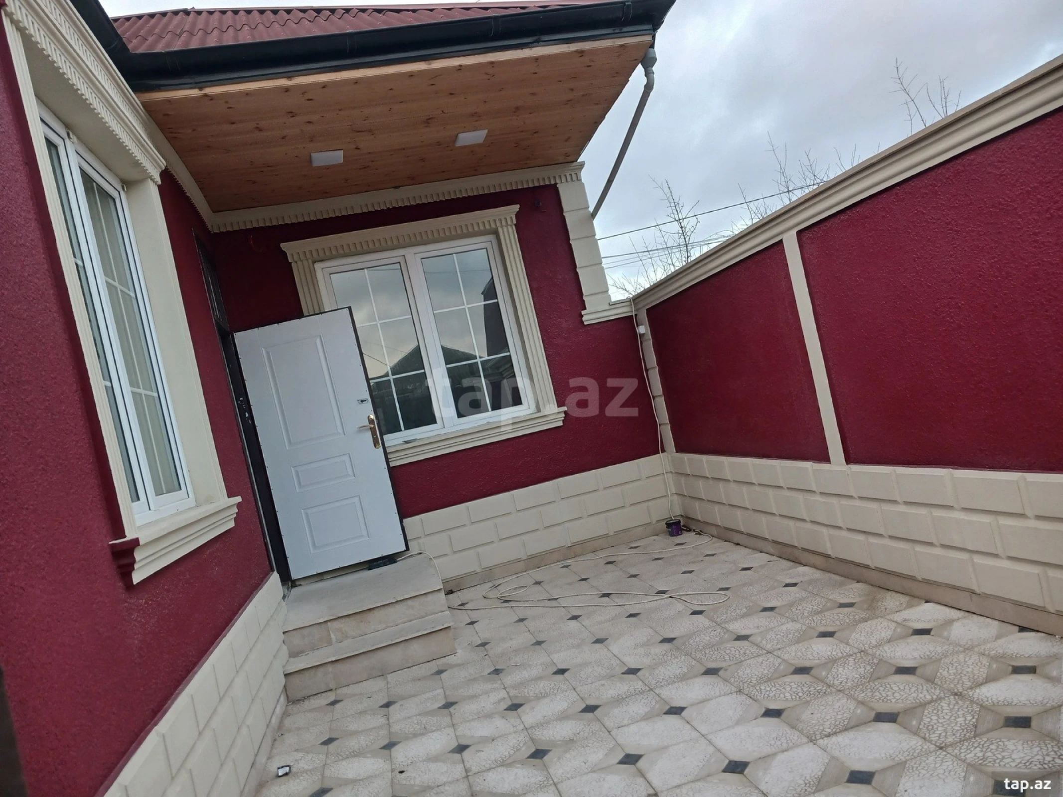 Satılır 3 otaqlı həyət evi