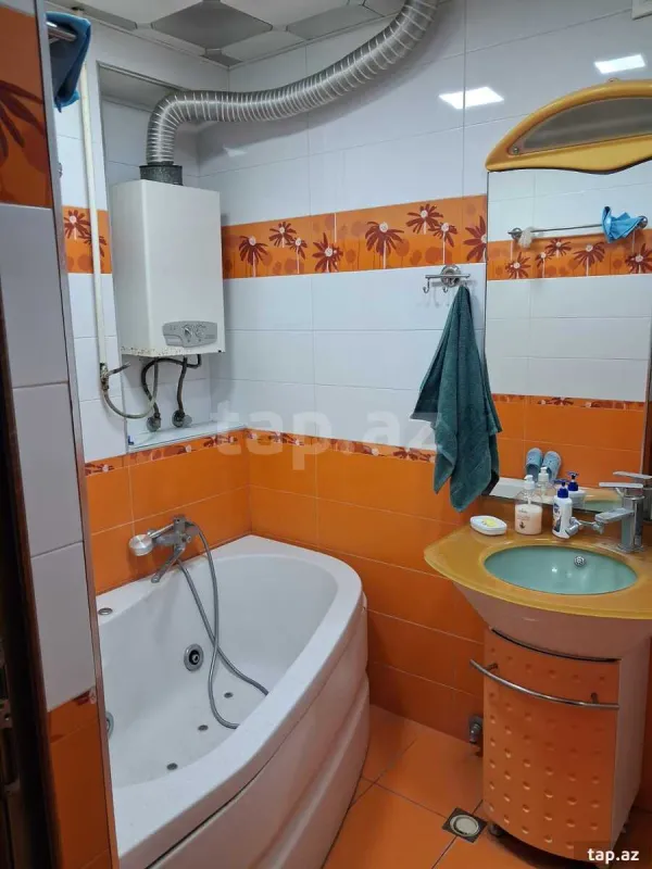 Satılır 4 otaqlı mənzil 102 m²