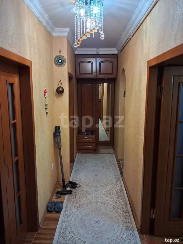 Satılır 4 otaqlı mənzil 102 m²