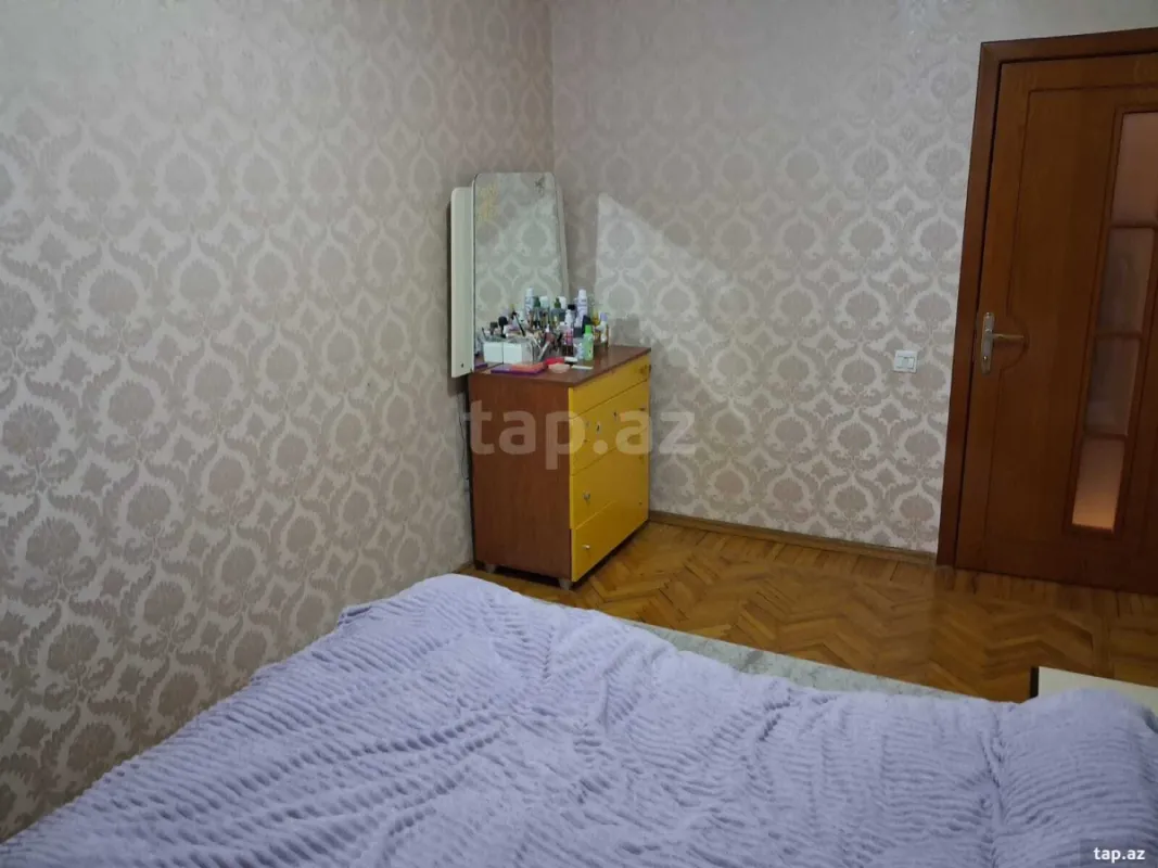 Satılır 4 otaqlı mənzil 102 m²