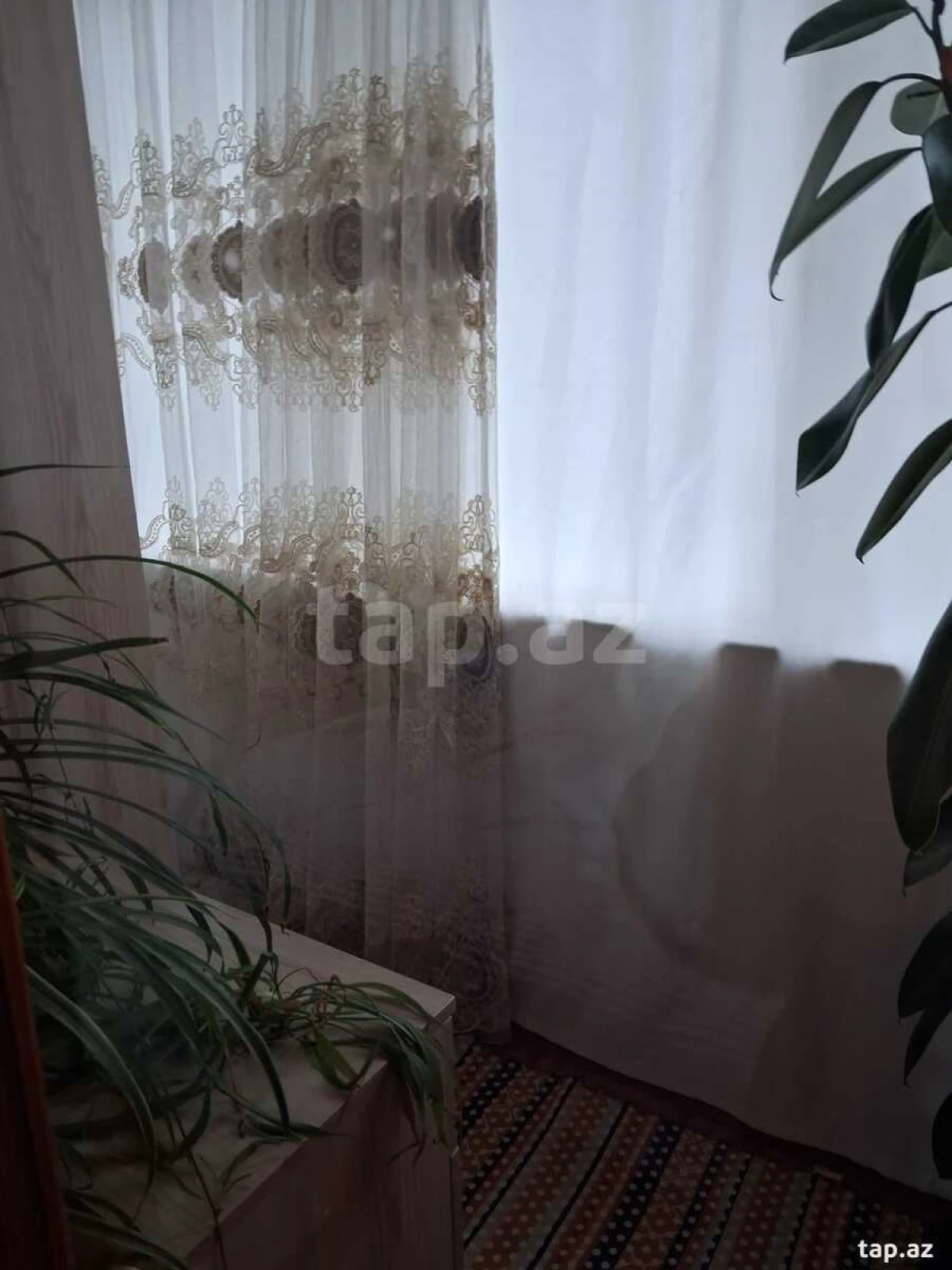 Satılır 4 otaqlı mənzil 102 m²