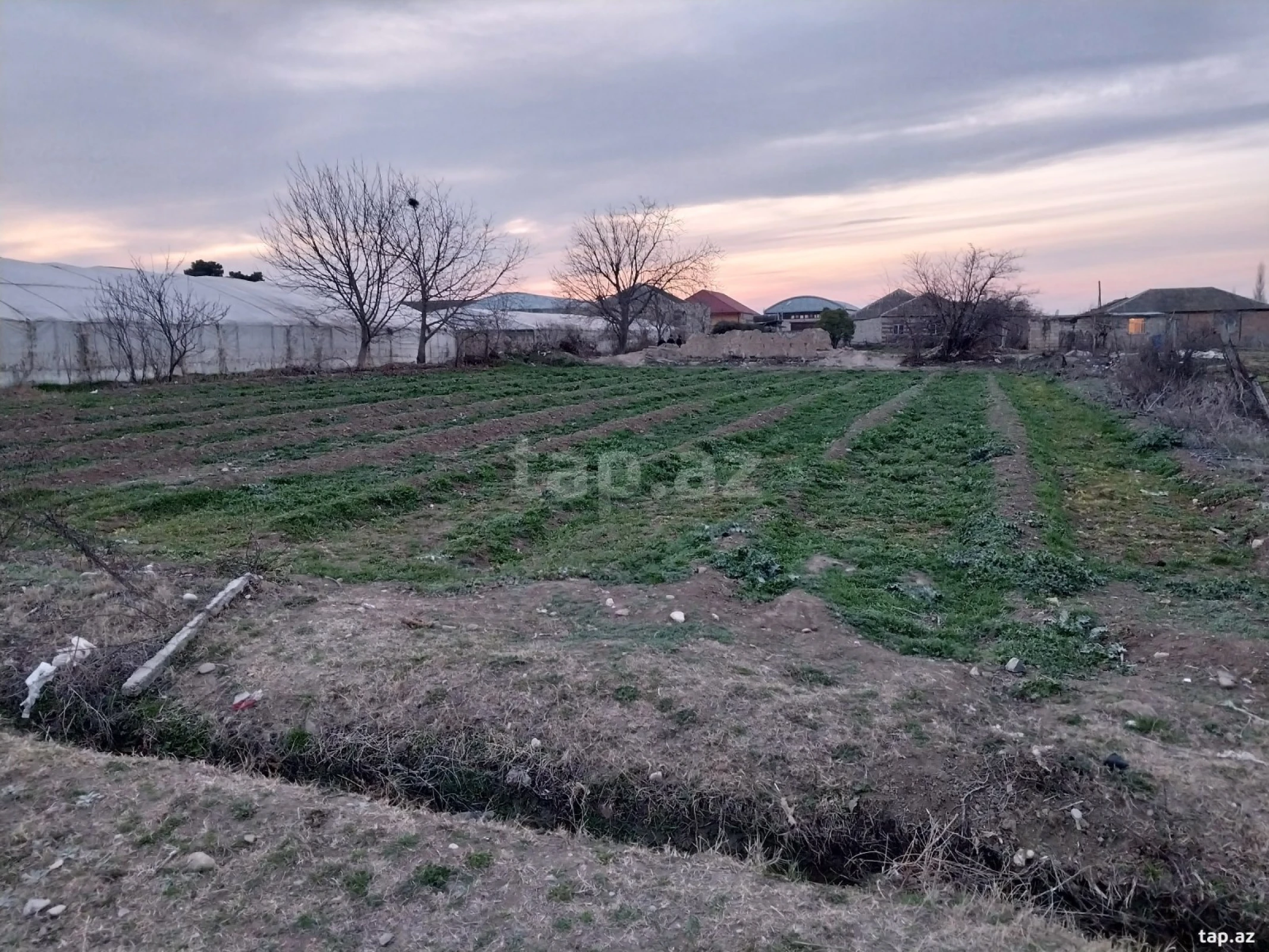 Satılır 3 otaqlı həyət evi