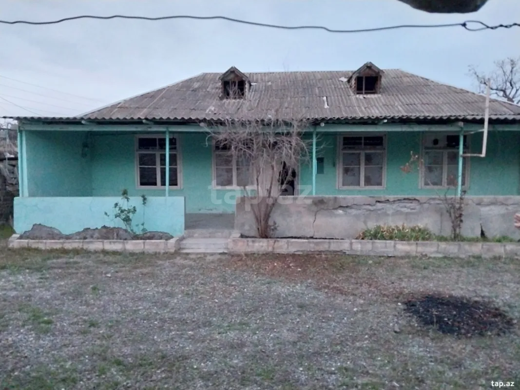 Satılır 3 otaqlı həyət evi