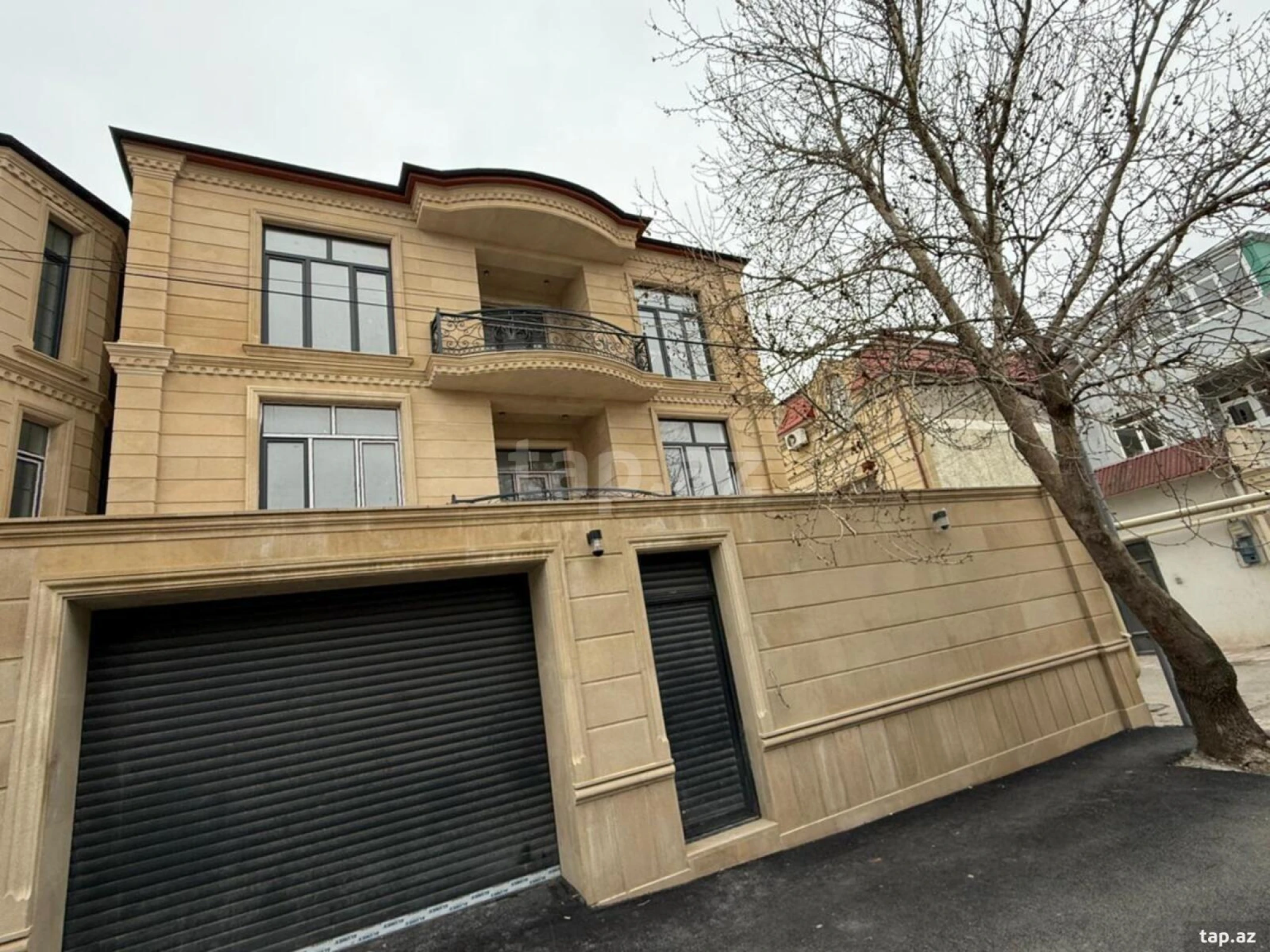 Satılır 6 otaqlı həyət evi